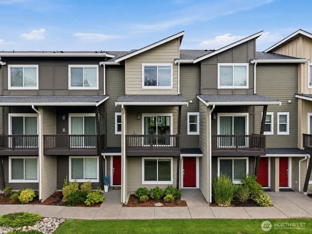 Property photo for 17416 118th Ave Court E #F, Puyallup
