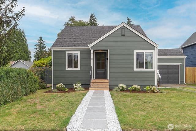 Property photo for 910 E MAIN Street, Auburn