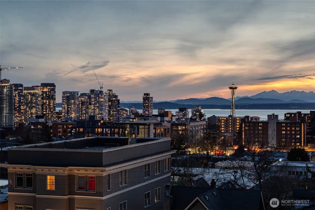 Property photo for 627 13th Avenue E, Seattle