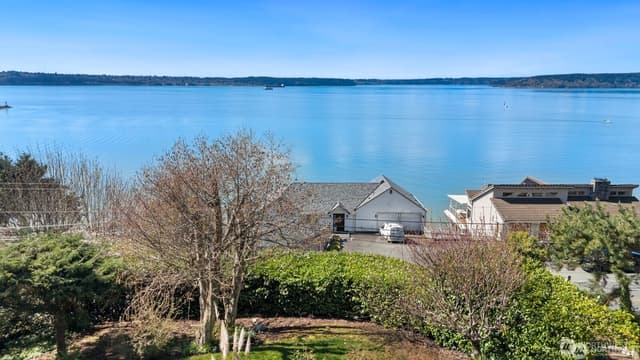 Property photo for 7821 East Side Drive NE, Tacoma