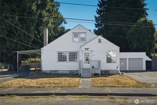 Property photo for 825 8th St NW, Puyallup