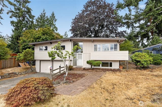 Property photo for 609 168th Avenue NE, Bellevue