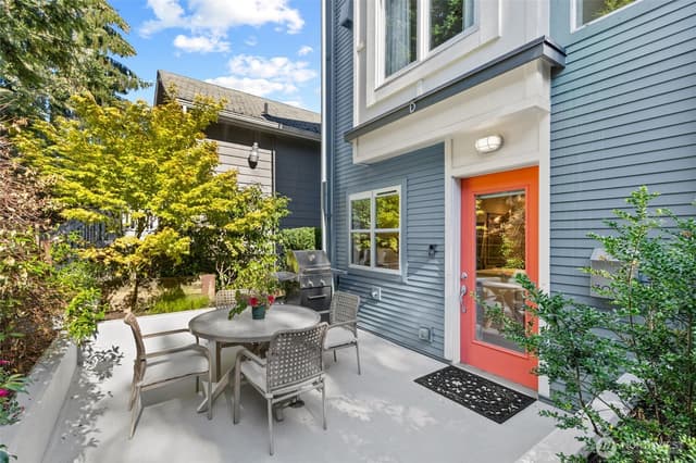 Property photo for 300 26th Avenue E #D, Seattle
