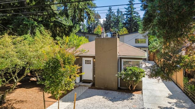 Property photo for 819 NE 100th Street, Seattle