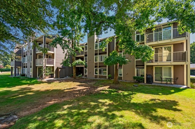 Property photo for 7350 W Lake Sammamish Parkway #3-302, Redmond