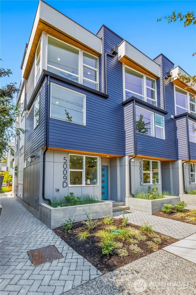 Property photo for 5009 Fauntleroy Way SW #D, Seattle