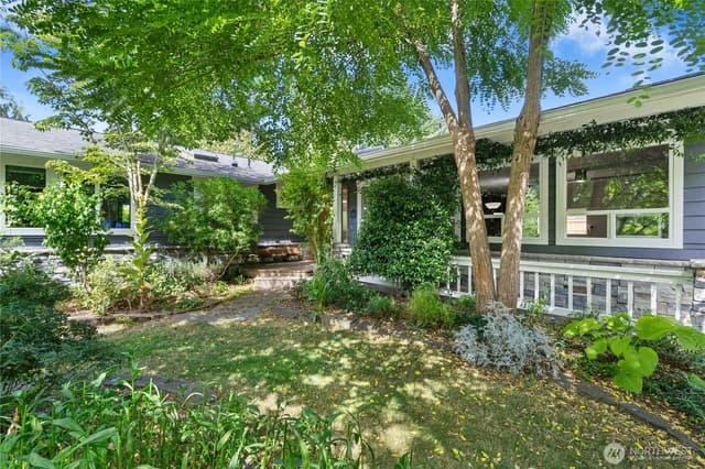 Property photo for 6910 62nd Drive NE, Marysville