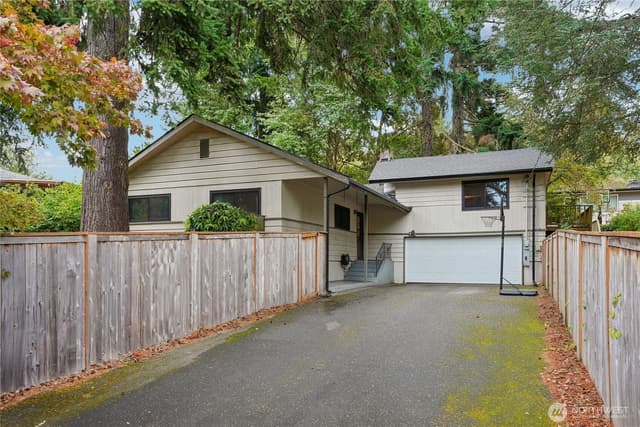 Property photo for 4223 Robin Road W, University Place
