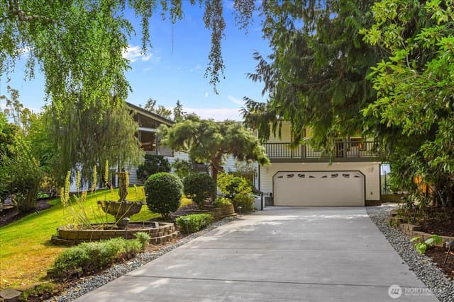 Property photo for 1512 9th Avenue N, Edmonds