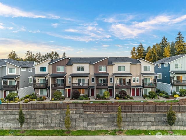 Property photo for 17537 110th Avenue E #D, Puyallup