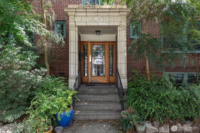 Property photo for 408 Bellevue Avenue E #201, Seattle
