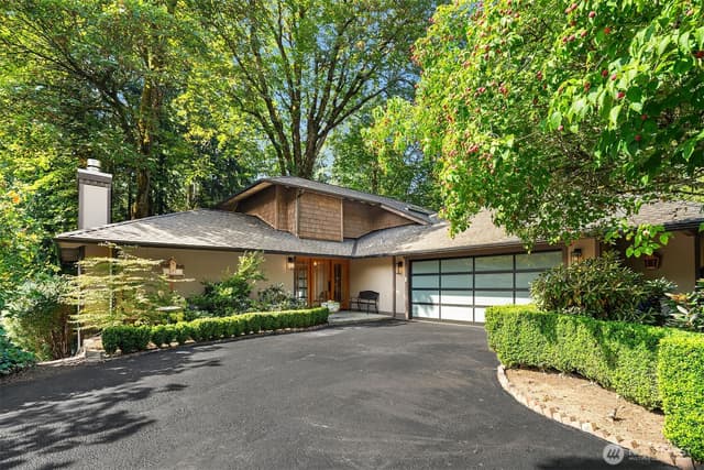 Property photo for 2511 131st Place NE, Bellevue