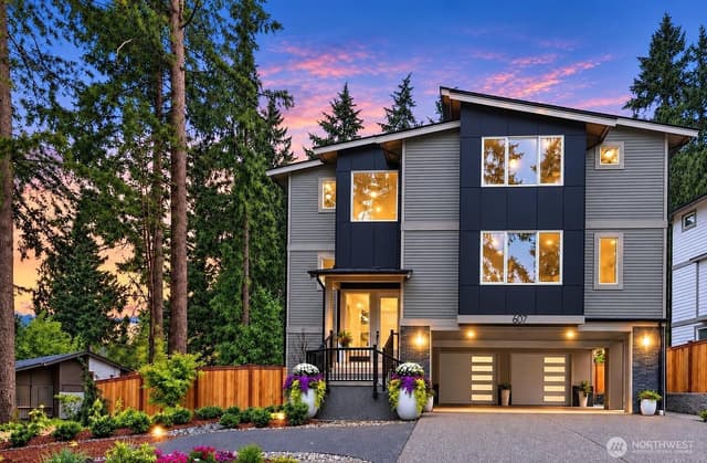 Property photo for 807 130th Avenue NE, Bellevue