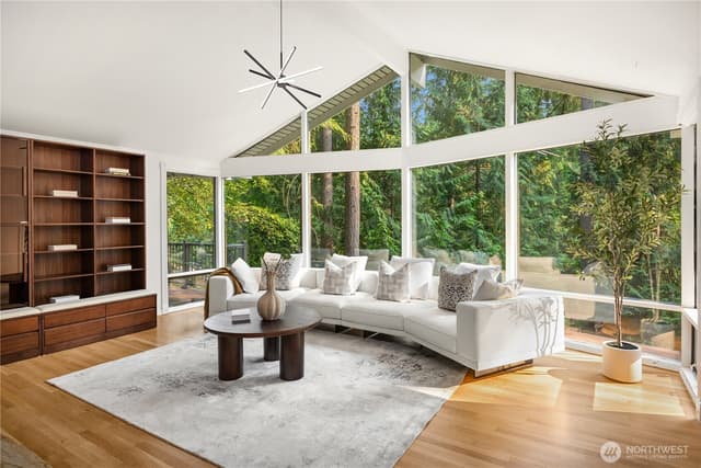 Property photo for 3718 130th Avenue NE, Bellevue