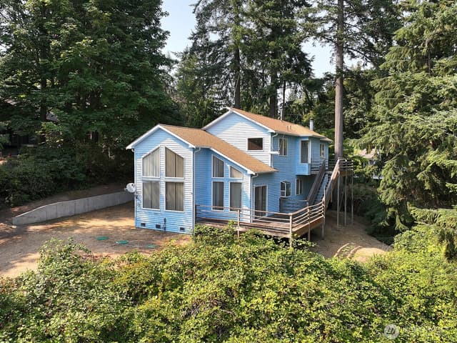Property photo for 8057 Island Court, Clinton