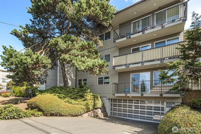 Property photo for 11556 Greenwood Avenue N #102, Seattle