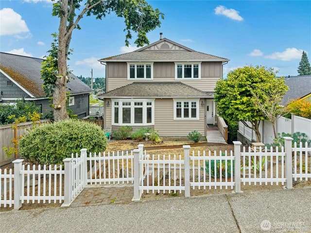 Property photo for 3438 10th Avenue W, Seattle