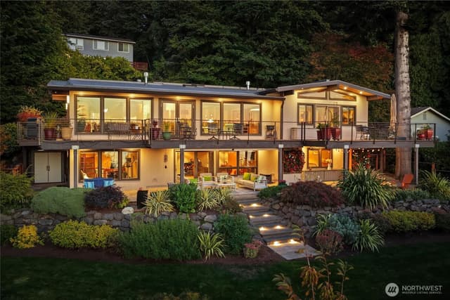 Property photo for 13210 Holmes Point Drive NE, Kirkland