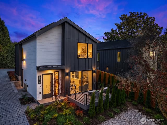 Property photo for 2534 30th Avenue W, Seattle