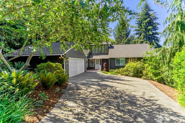 Property photo for 15301 SE 48th Drive, Bellevue