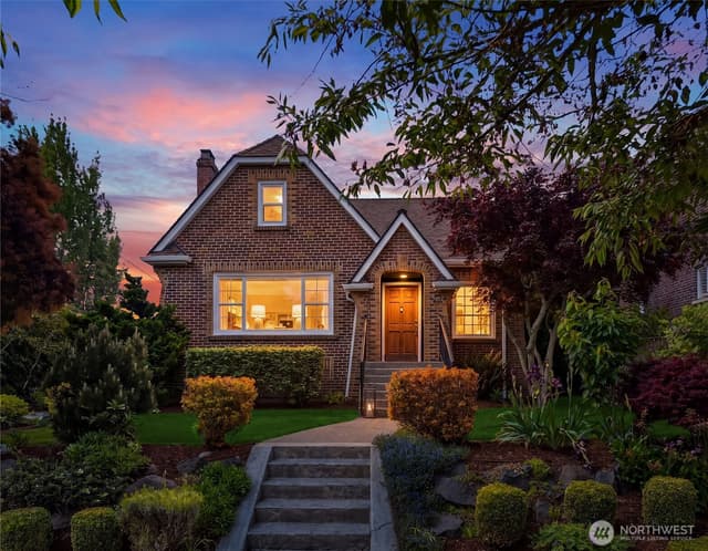 Property photo for 1537 Thorndyke Avenue W, Seattle