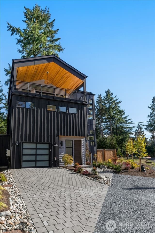 Property photo for 1520 NE 113th Street, Seattle