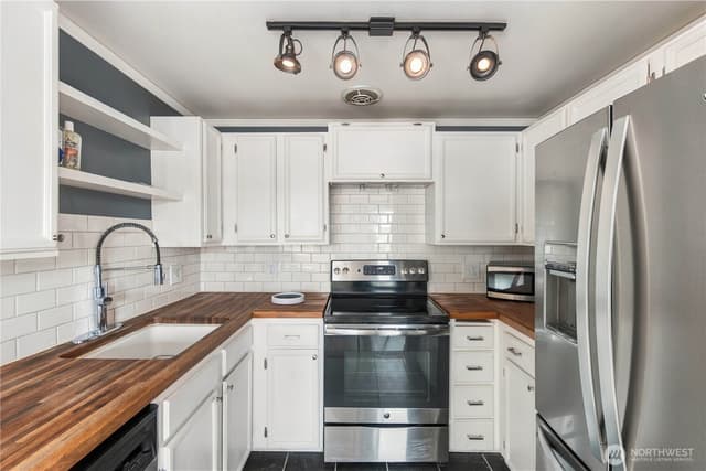 Property photo for 731 N 94th Street #3, Seattle