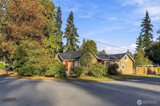 Property photo for 2431 Monroe Avenue, Everett