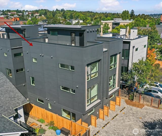 Property photo for 4328 Woodlawn Avenue N #A, Seattle