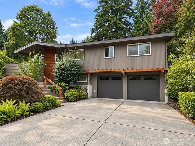 Property photo for 401 109th Avenue SE, Bellevue