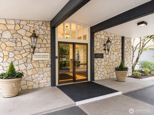 Property photo for 525 Belmont Avenue E #1F, Seattle
