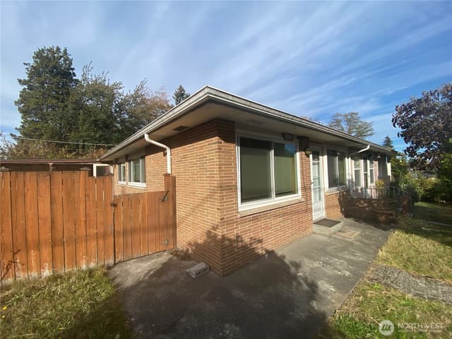 Property photo for 700 N 117th Street, Seattle