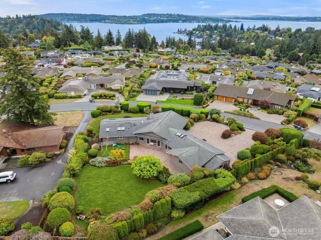Property photo for 9600 Hilltop Rd, Bellevue