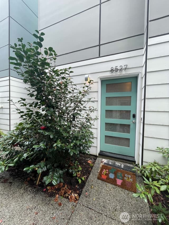 Property photo for 8527 Interlake Avenue N, Seattle