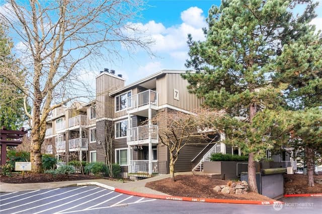 Property photo for 300 N 130th Street #7109, Seattle