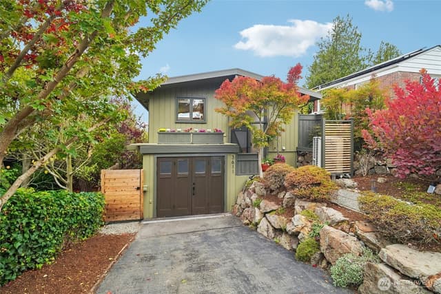 Property photo for 3611 30th Avenue W, Seattle