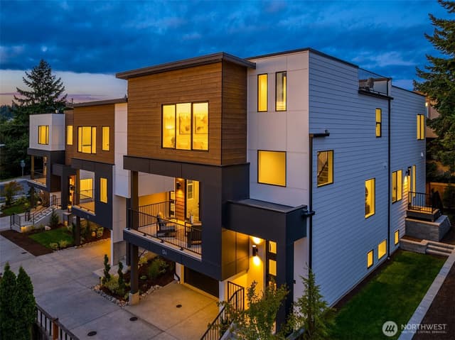 Property photo for 134 8th Ct, Kirkland
