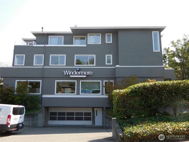 Property photo for 214 W McGraw Street #201, Seattle
