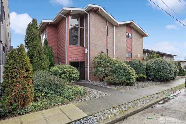 Property photo for 2028 Waverly Place N #102, Seattle
