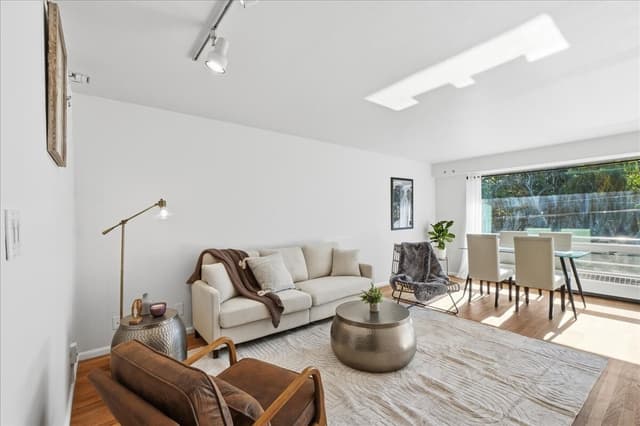 Property photo for 530 W Olympic Place #206, Seattle