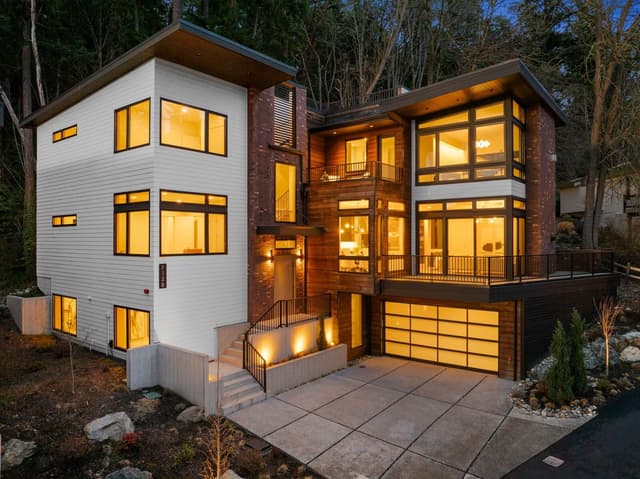 Property photo for 7128 NE 119th Lane, Kirkland
