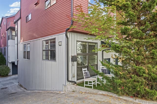 Property photo for 3607 N Interlake Ave N #B, Seattle