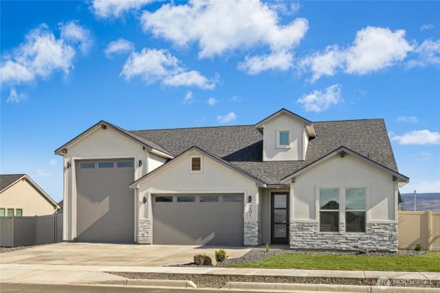 Property photo for 201 E Chinook Road, Ellensburg