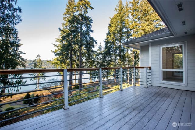 Property photo for 6033 Oyster Bay Road Nw, Olympia