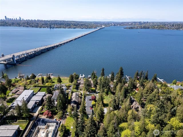 Property photo for 3327 Evergreen Point Road, Medina
