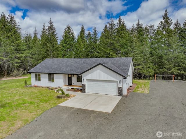 Property photo for 902 W California Road, Shelton