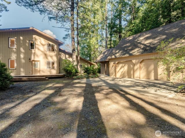 Property photo for 154 E Duck Cove Road, Shelton