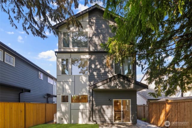 Property photo for 3809 Ne 89th Street, Seattle