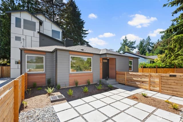 Property photo for 3811 Ne 89th Street, Seattle