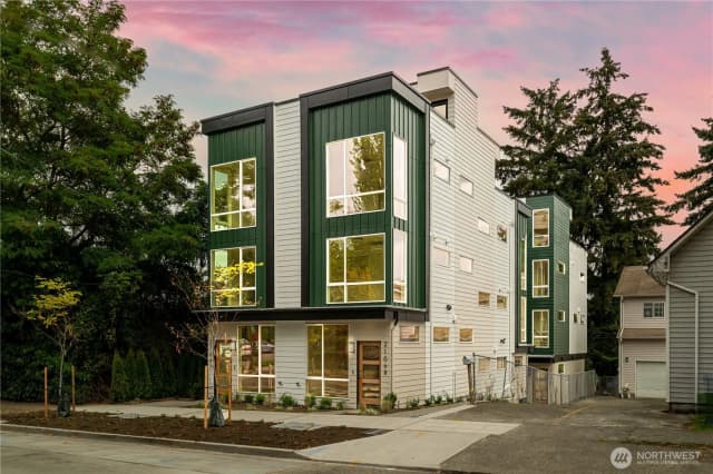 Property photo for 2108 15th Avenue S #c, Seattle